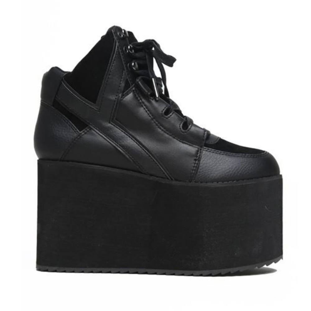 YRU Qozmo Black Platform Sneakers